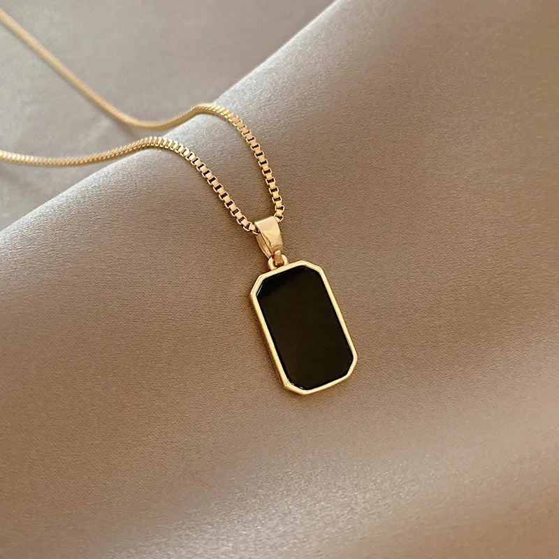 Sleek Form Gold Necklace