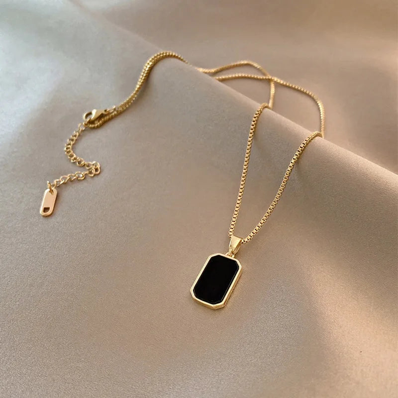 Sleek Form Gold Necklace