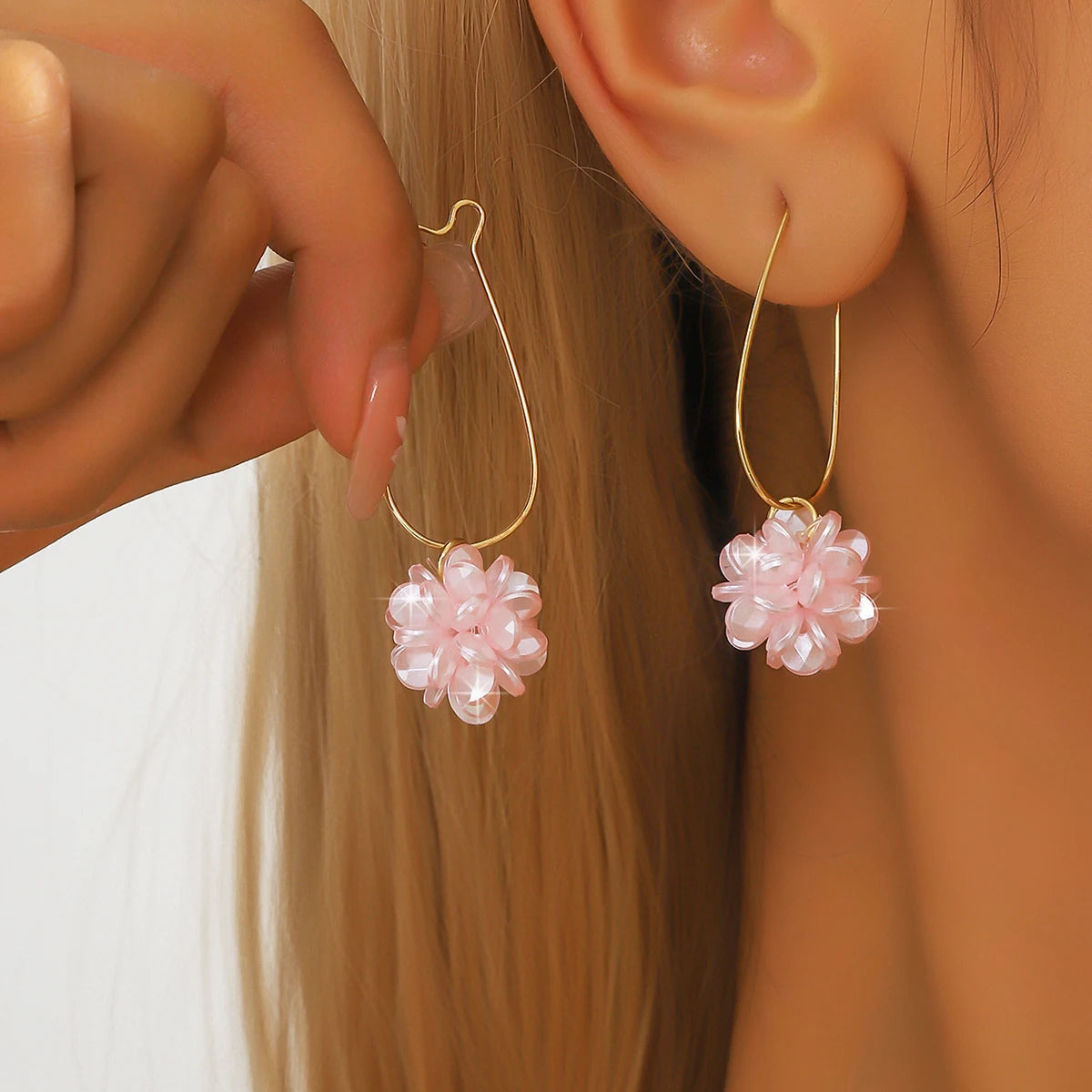 Flora Glow Pearl Earrings