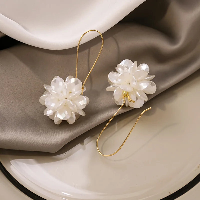 Flora Glow Pearl Earrings